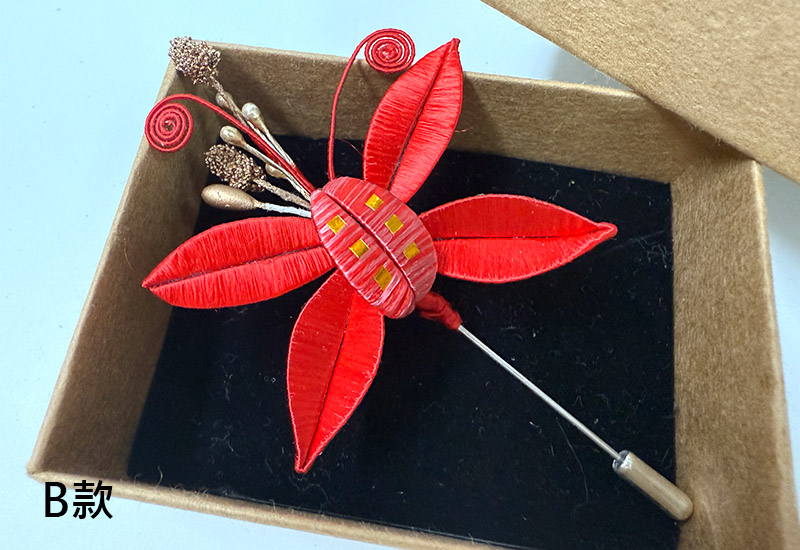 傳統紅春仔花(蝴蝶)夾/胸針/髮梳